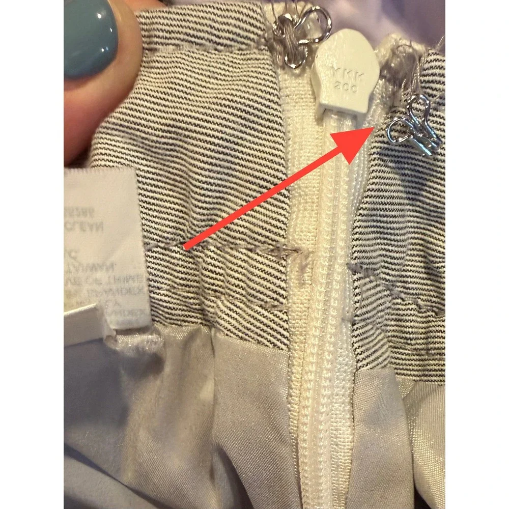 Express Grey White Micro Stripe Mini Skirt‎ Size 4 Stretch Cotton Blend Side Zip